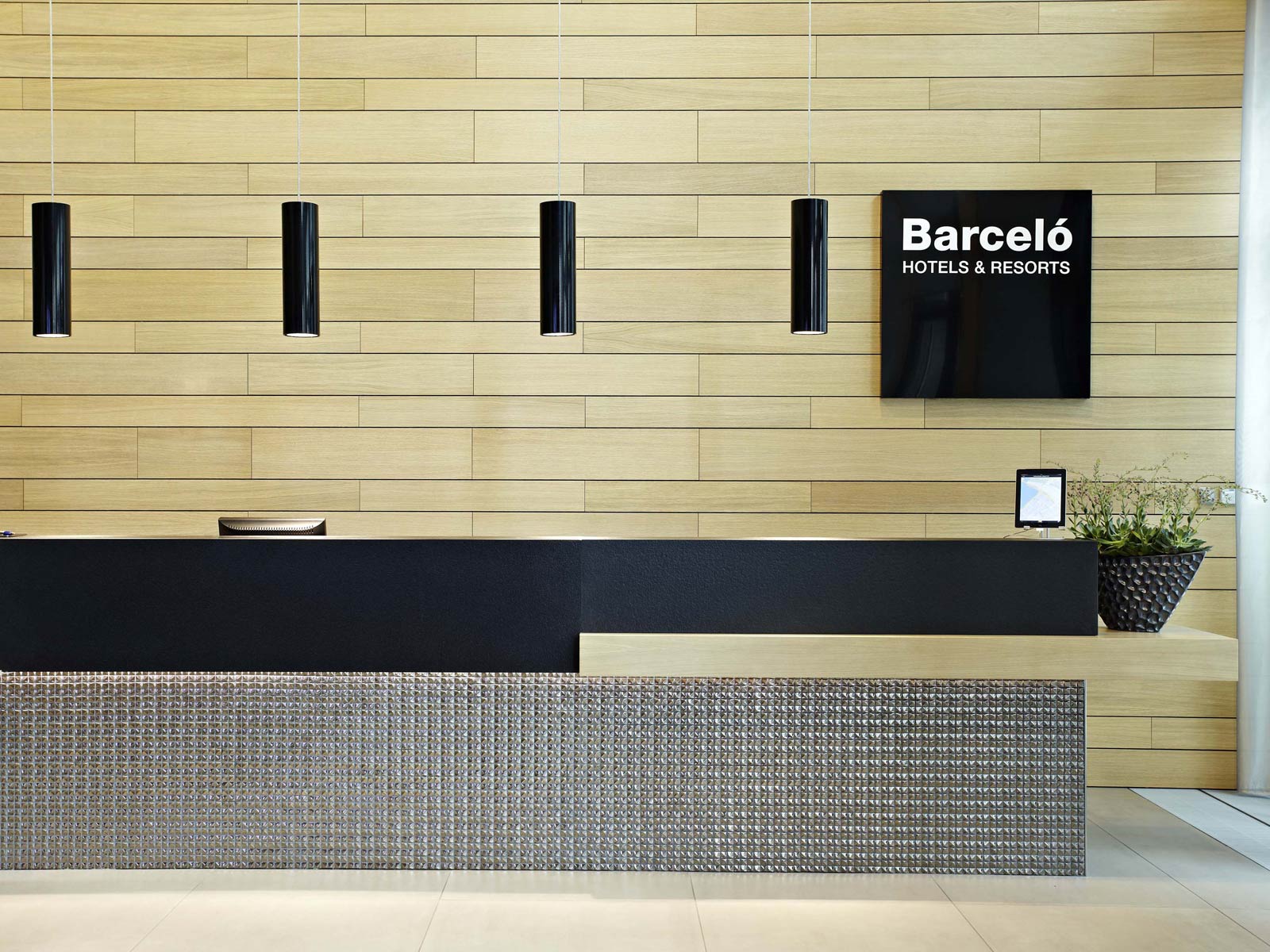 3834_SANTHO.es_BarceloHH_Marco_Floris