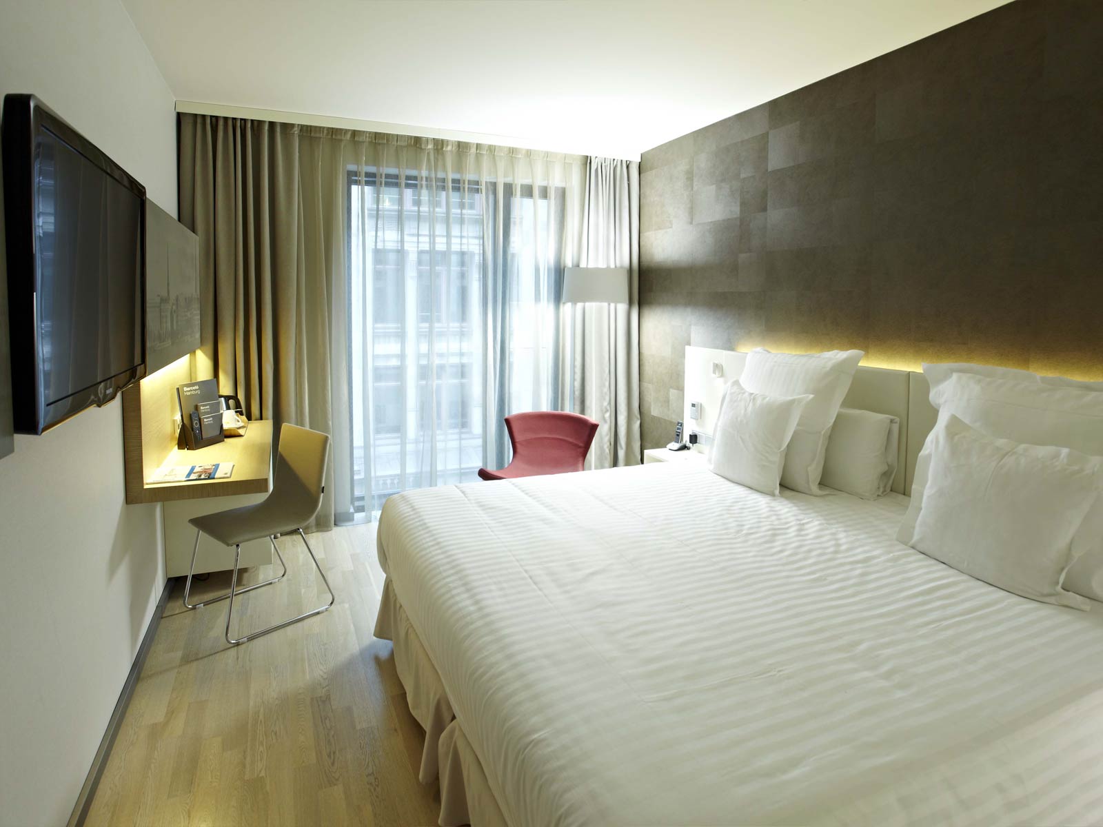 4001_SANTHO.es_BarceloHH_Marco_Floris_T6_316