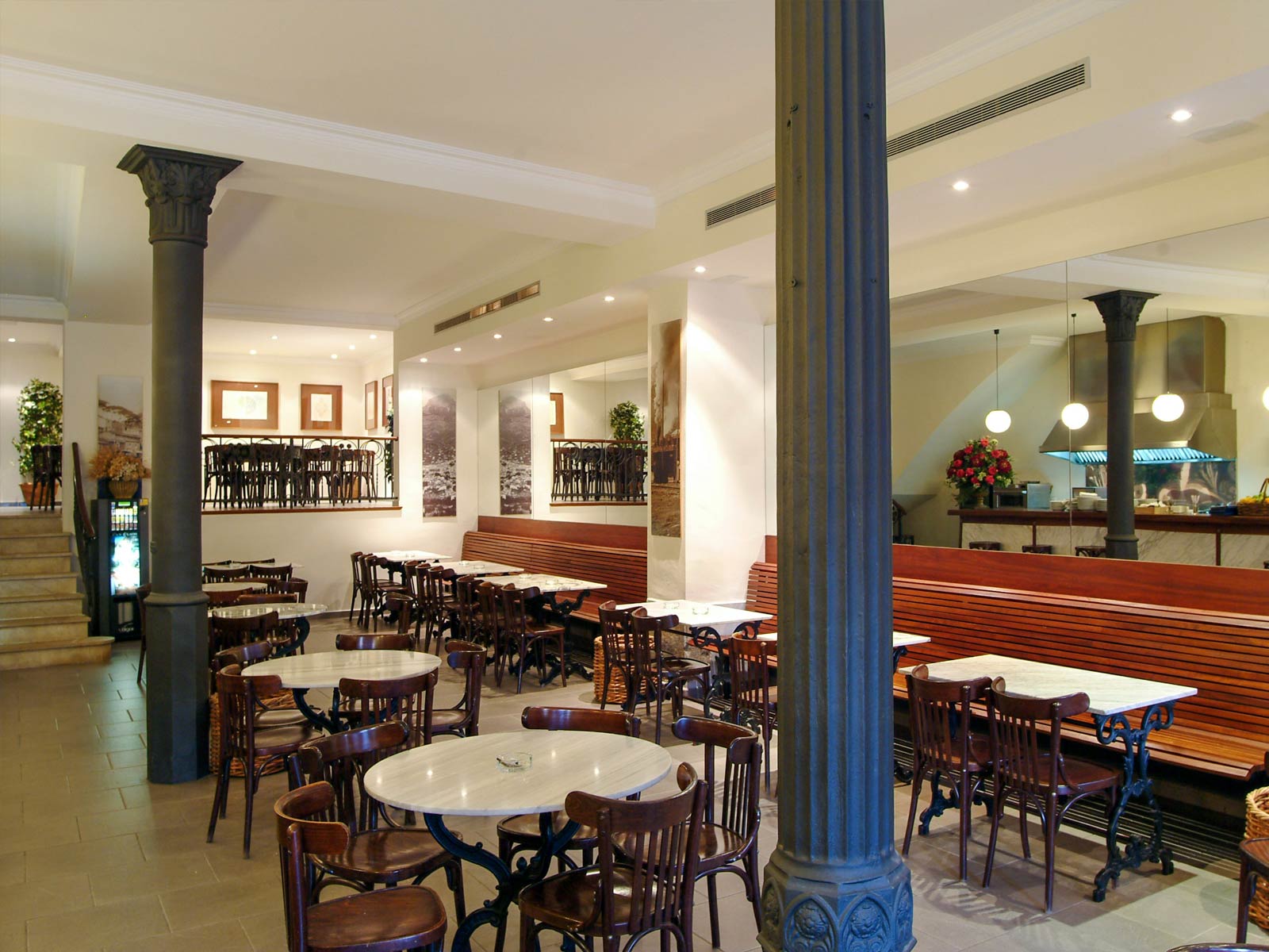 4914_SANTHO.es_Cafe_Central_Pere_Colom