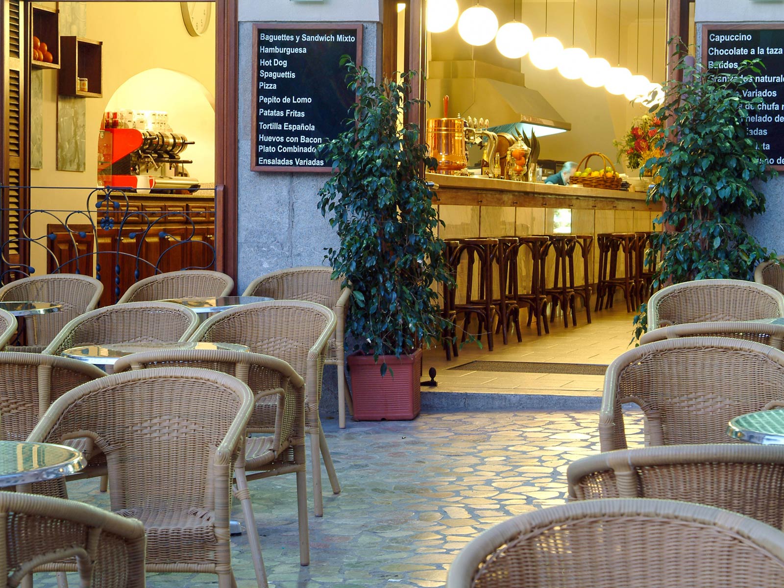 4958_SANTHO.es_Cafe_Central_Pere_Colom