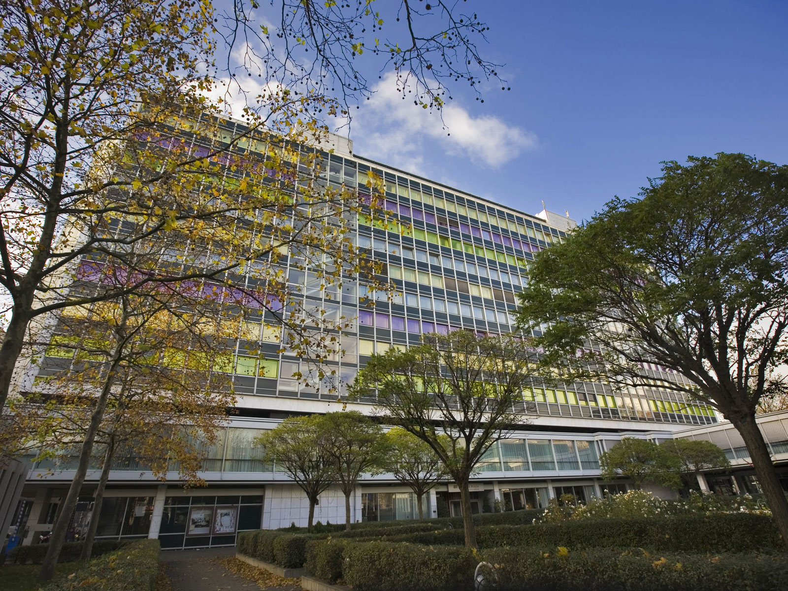 SANTHO.es_Barceló_Rudolfplatz_fachada